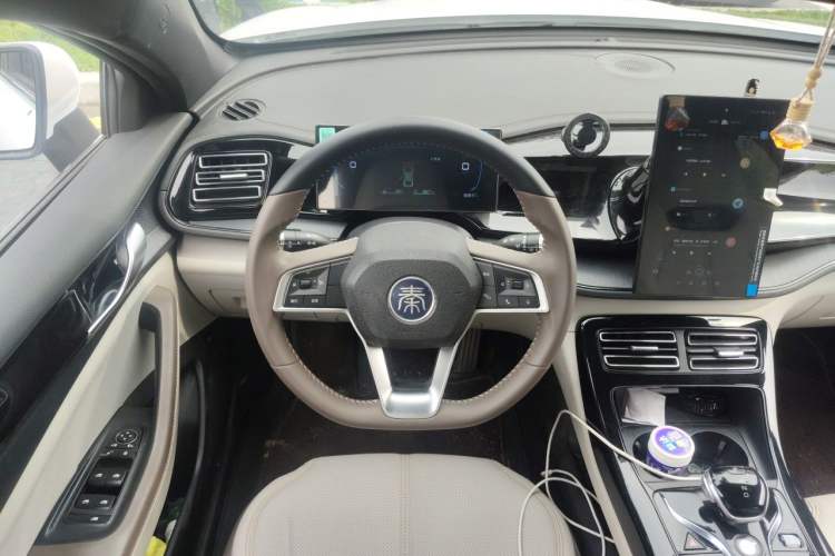 Used BYD Qin PLUS 2024 HONOR Edition DM-i 55KM Leading Model Steering Wheel