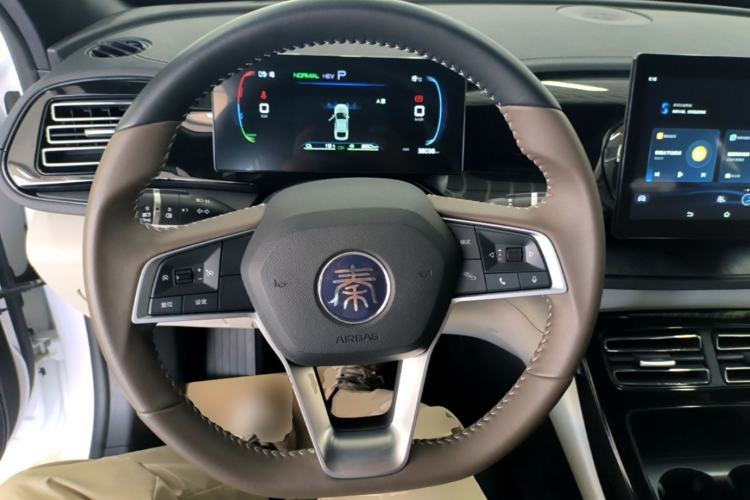 Used BYD Qin PLUS 2024 HONOR Edition DM-i 55KM Leading Model Steering Wheel