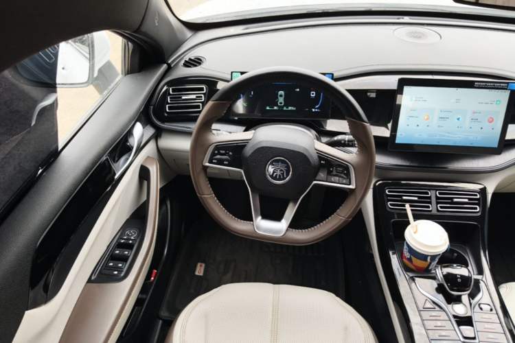 Used BYD Qin PLUS 2024 HONOR Edition DM-i 55KM Leading Model Steering Wheel