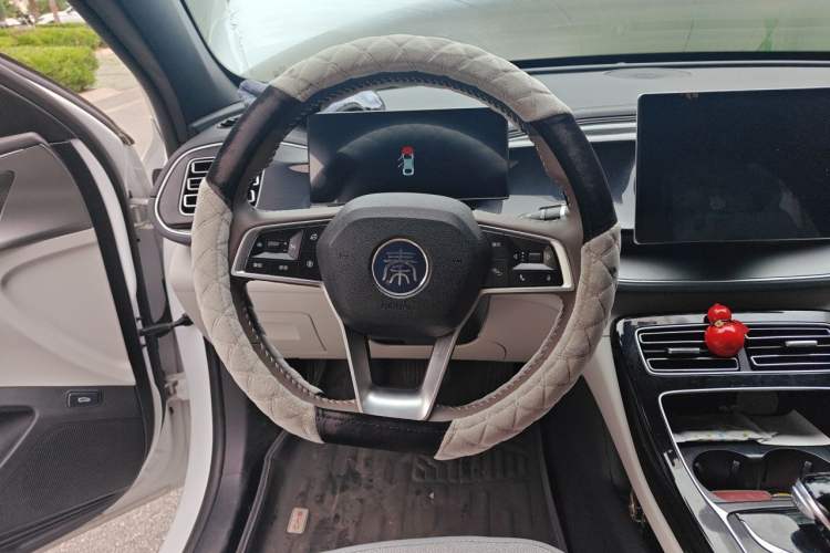 Used BYD Qin PLUS 2024 HONOR Edition DM-i 55KM Beyond Model Steering Wheel
