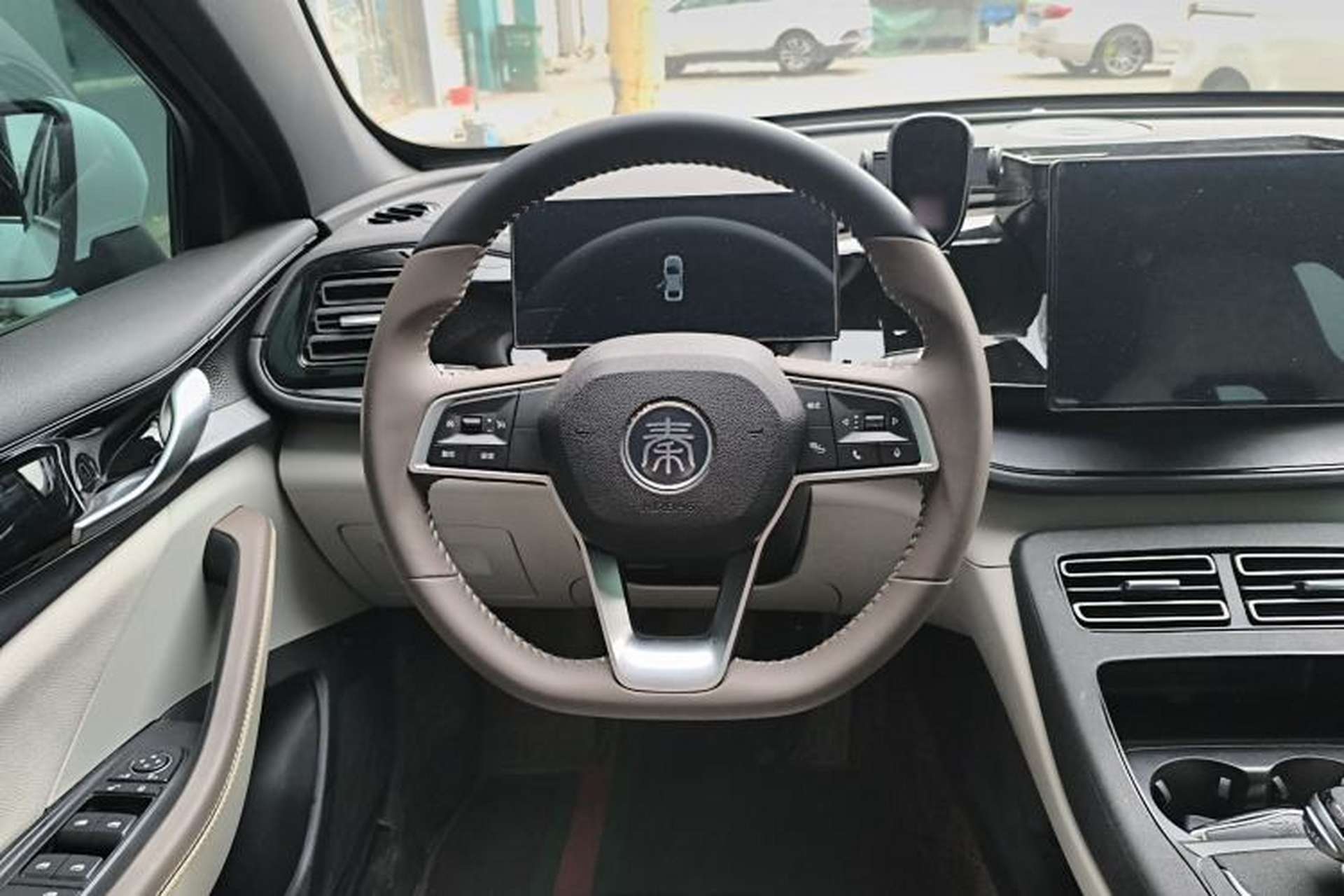 Used BYD Qin PLUS 2024 HONOR Edition DM-i 55KM Beyond Model Steering Wheel