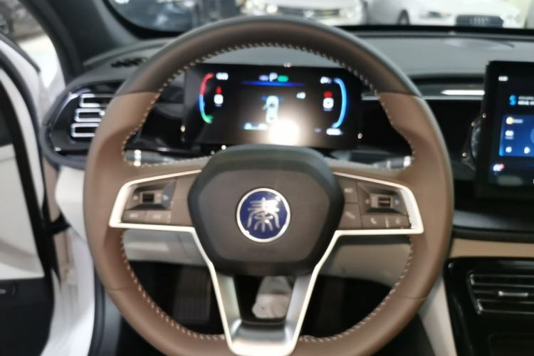 Used BYD Qin PLUS 2024 HONOR Edition DM-i 55KM Leading Model Steering Wheel