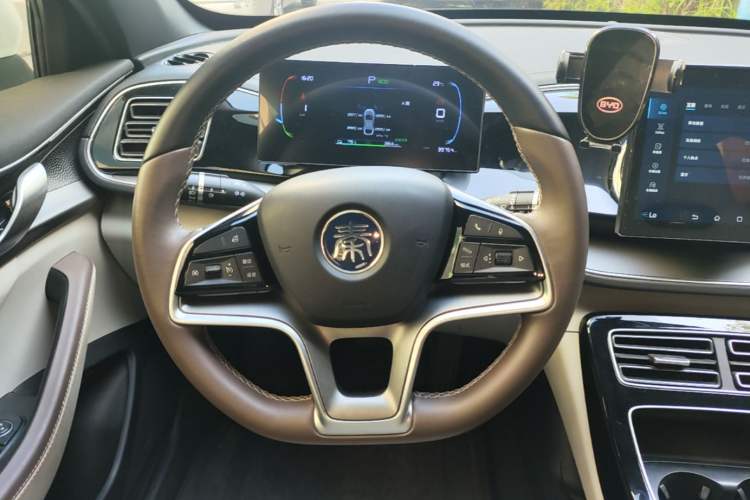Used BYD Qin PLUS 2024 Honor Edition EV 510KM Leading Model Steering Wheel