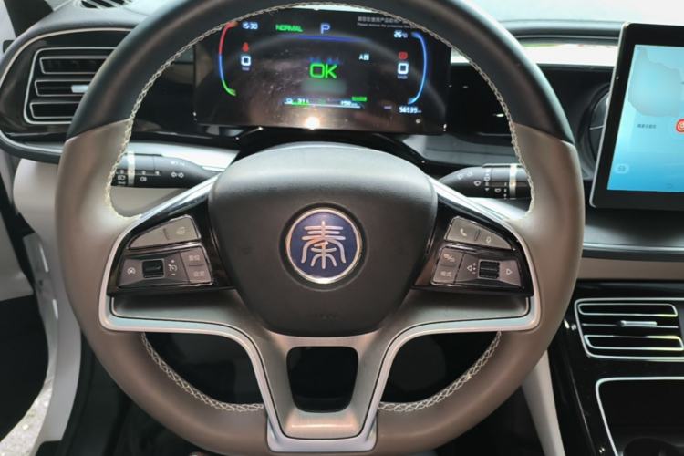 Used BYD Qin PLUS 2024 Honor Edition EV 510KM Leading Model Steering Wheel