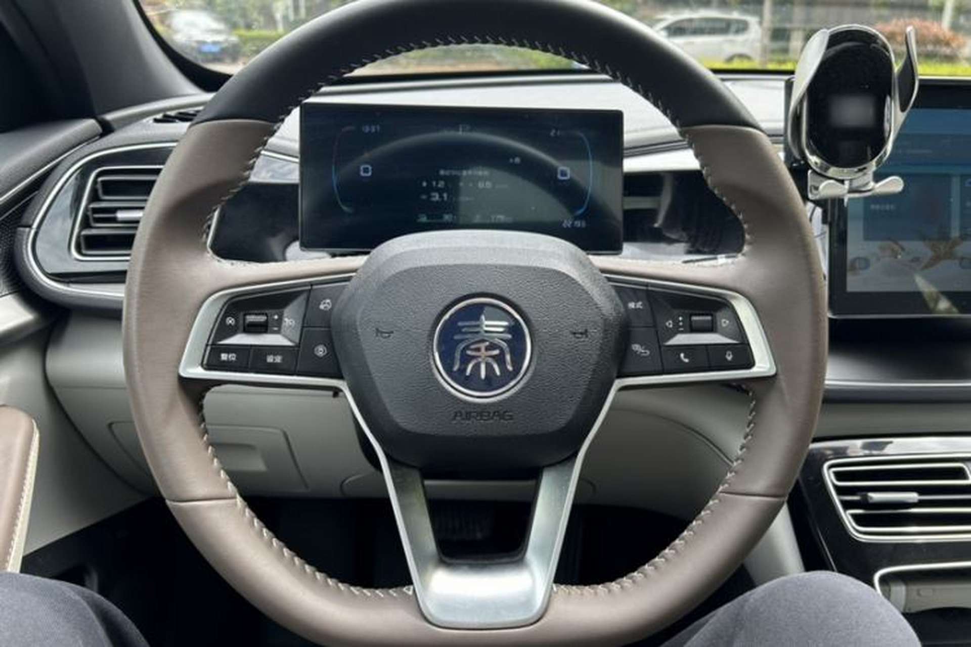 Used BYD Qin PLUS 2024 HONOR Edition DM-i 55KM Beyond Model Steering Wheel
