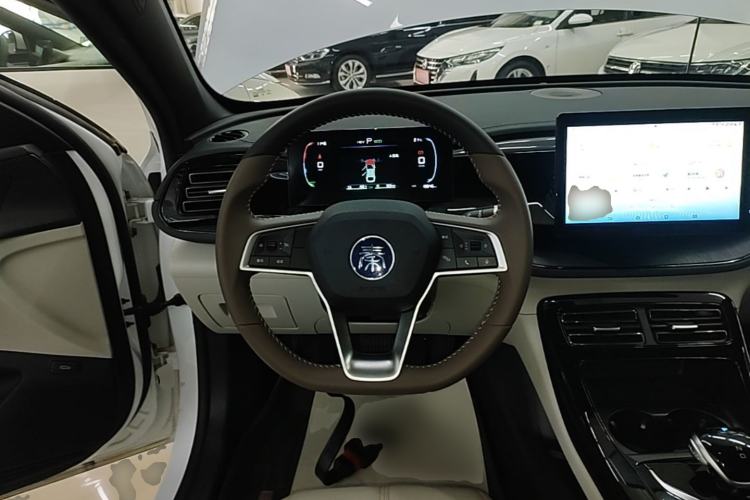 Used BYD Qin PLUS 2024 HONOR Edition DM-i 55KM Leading Model Steering Wheel