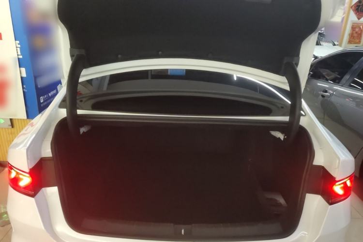 Used BYD Qin PLUS 2024 HONOR Edition DM-i 55KM Leading Model Trunk
