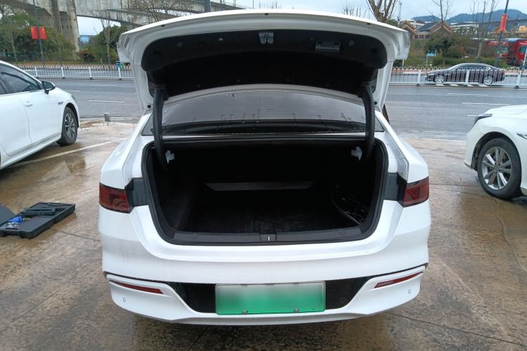 Used BYD Qin PLUS 2024 HONOR Edition DM-i 55KM Leading Model Trunk