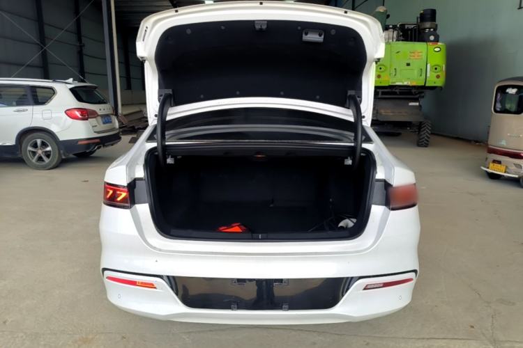 Used BYD Qin PLUS 2024 HONOR Edition DM-i 55KM Leading Model Trunk