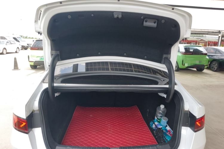 Used BYD Qin PLUS 2024 HONOR Edition DM-i 55KM Leading Model Trunk