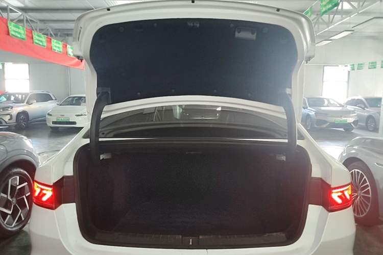 Used BYD Qin PLUS 2024 Honor Edition EV 510KM Leading Model Trunk