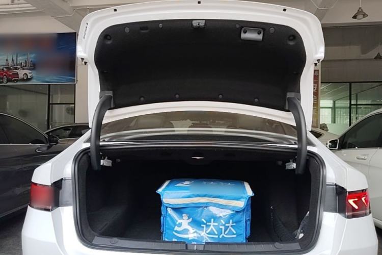 Used BYD Qin PLUS 2024 HONOR Edition DM-i 55KM Leading Model Trunk