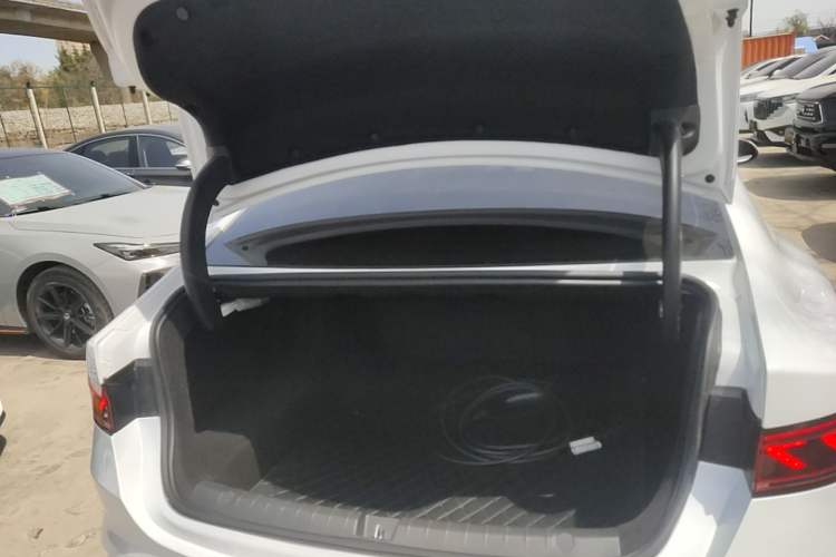 Used BYD Qin PLUS 2024 HONOR Edition DM-i 55KM Leading Model Trunk