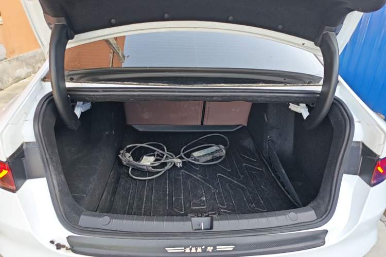 Used BYD Qin PLUS 2024 HONOR Edition DM-i 55KM Leading Model Trunk