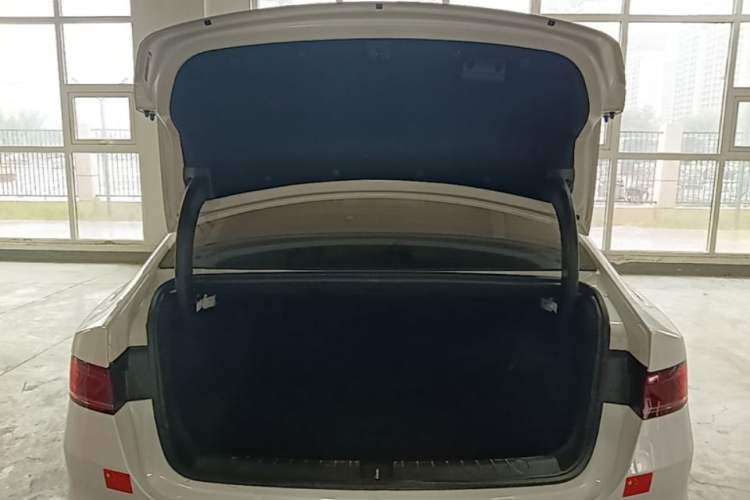 Used BYD Qin PLUS 2024 HONOR Edition DM-i 55KM Leading Model Trunk