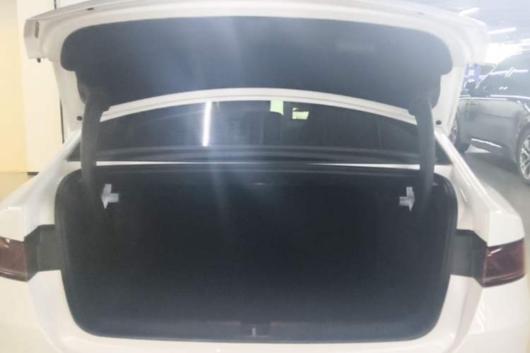 Used BYD Qin PLUS 2024 HONOR Edition DM-i 55KM Leading Model Trunk