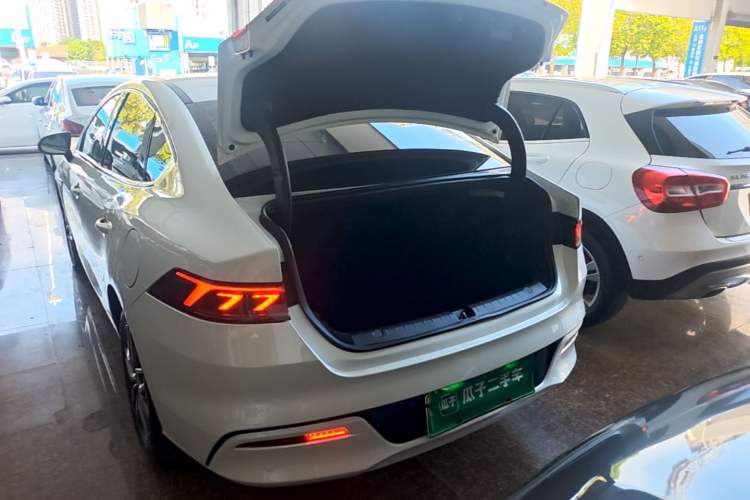 Used BYD Qin PLUS 2024 HONOR Edition DM-i 120KM Leading Model Trunk