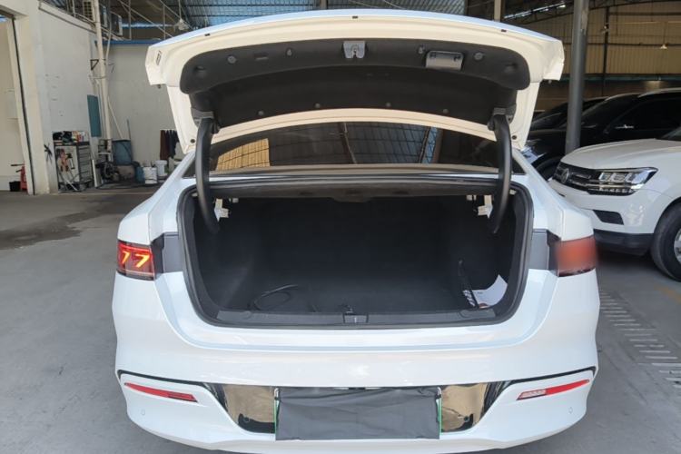 Used BYD Qin PLUS 2024 HONOR Edition DM-i 55KM Leading Model Trunk
