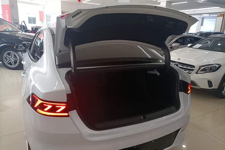 Used BYD Qin PLUS 2024 HONOR Edition DM-i 55KM Leading Model Trunk