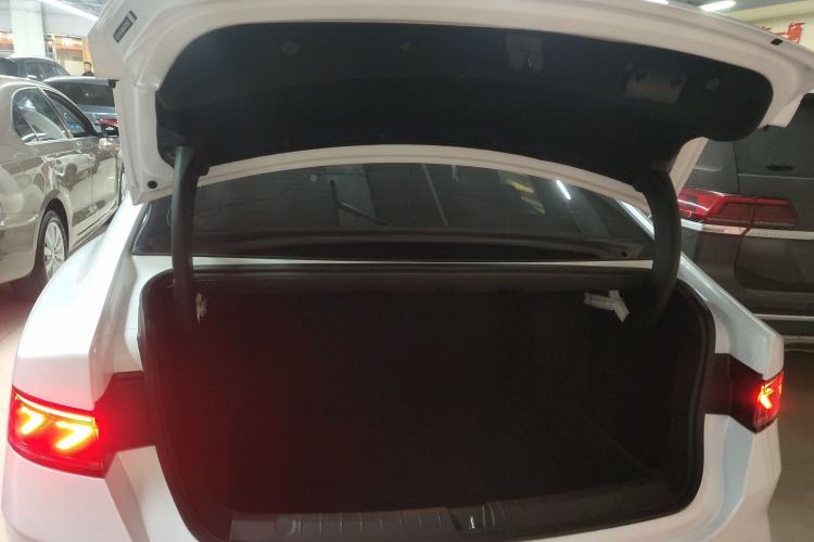 Used BYD Qin PLUS 2024 HONOR Edition DM-i 55KM Leading Model Trunk