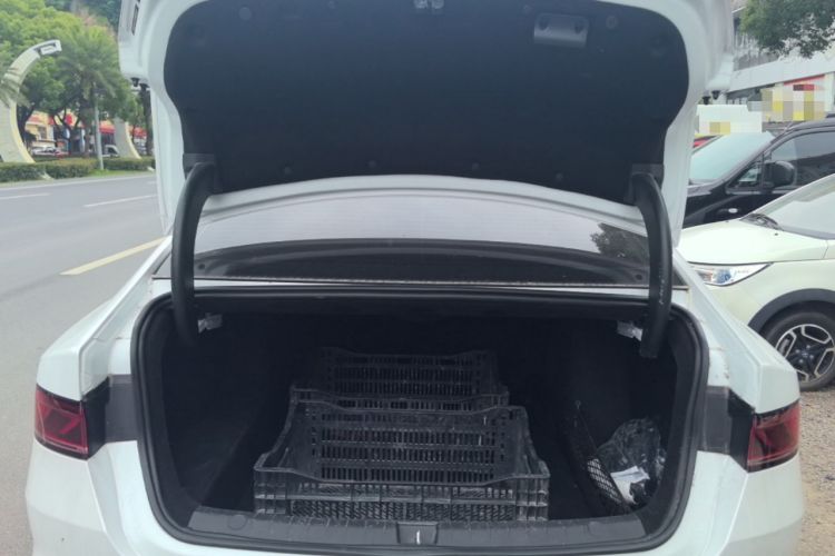 Used BYD Qin PLUS 2024 HONOR Edition DM-i 55KM Leading Model Trunk