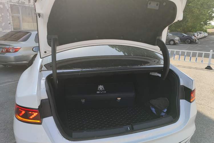 Used BYD Qin PLUS 2024 HONOR Edition DM-i 55KM Leading Model Trunk
