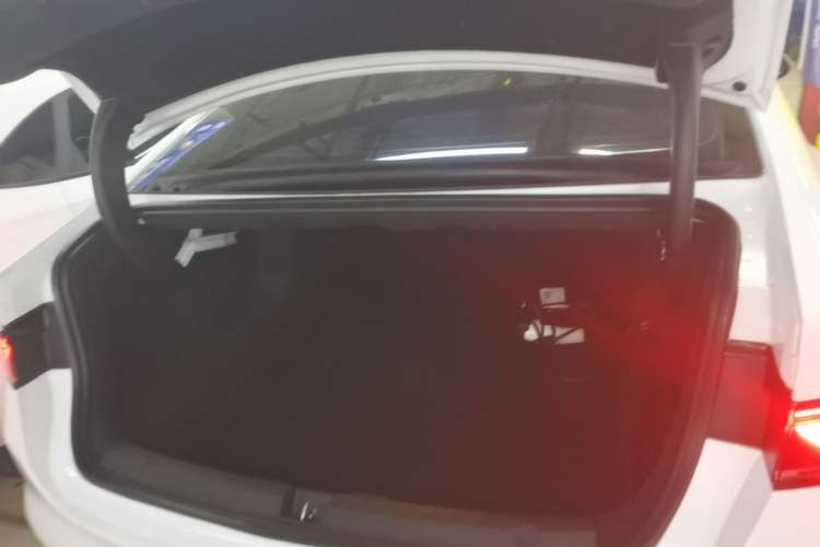 Used BYD Qin PLUS 2024 HONOR Edition DM-i 55KM Leading Model Trunk