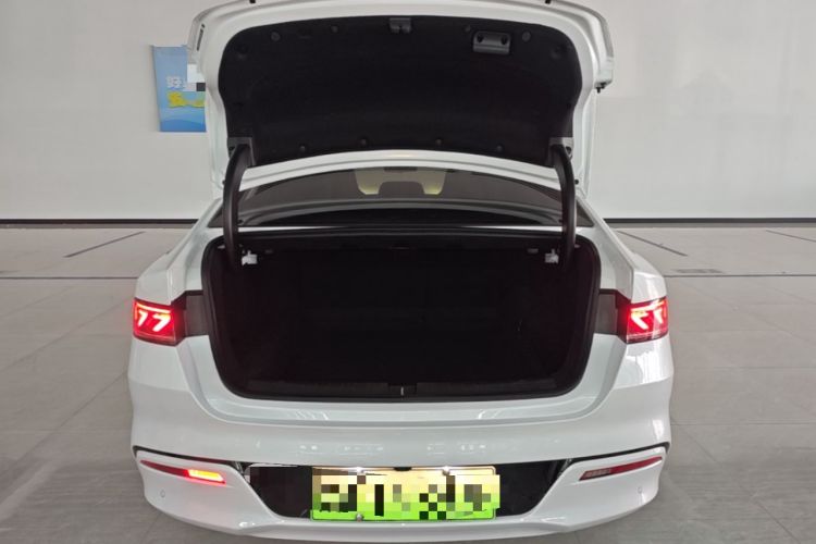 Used BYD Qin PLUS 2024 HONOR Edition DM-i 55KM Leading Model Trunk