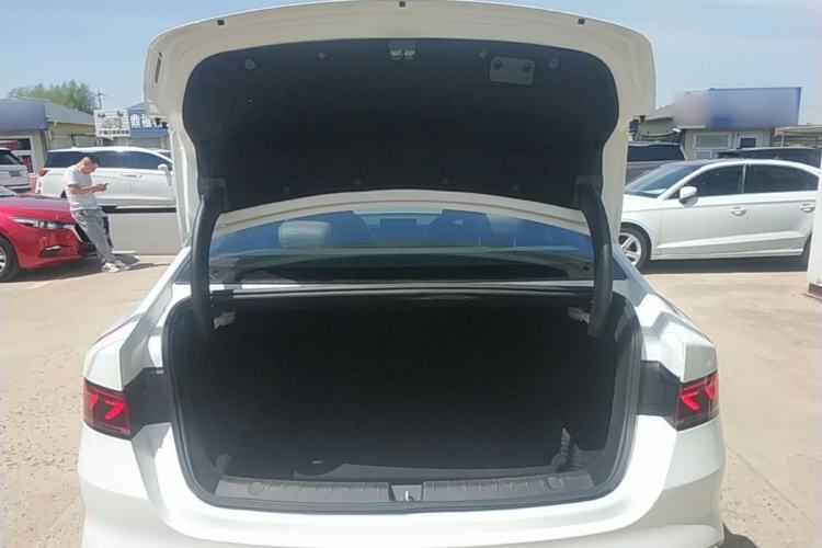 Used BYD Qin PLUS 2024 HONOR Edition DM-i 55KM Leading Model Trunk