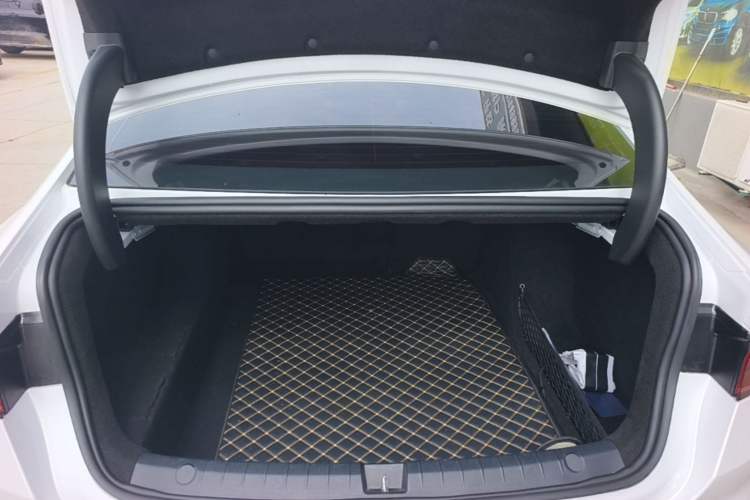Used BYD Qin PLUS 2024 HONOR Edition DM-i 55KM Leading Model Trunk