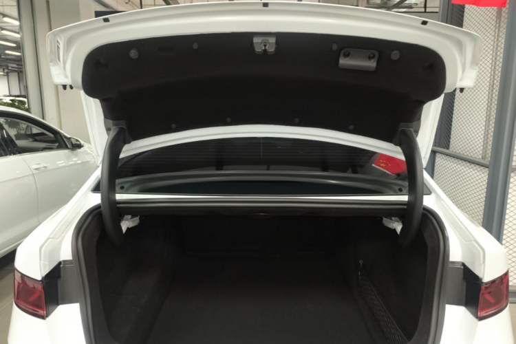 Used BYD Qin PLUS 2024 HONOR Edition DM-i 55KM Leading Model Trunk