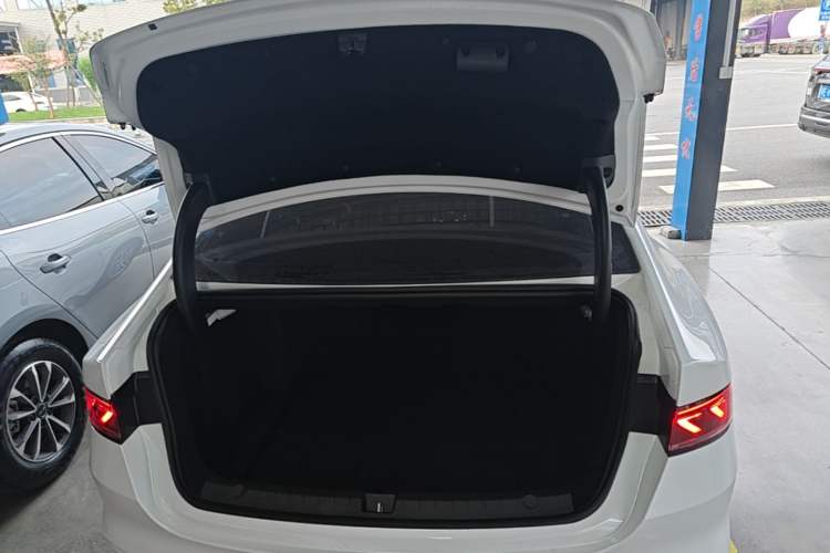 Used BYD Qin PLUS 2024 Honor Edition EV 420KM Beyond Model Trunk