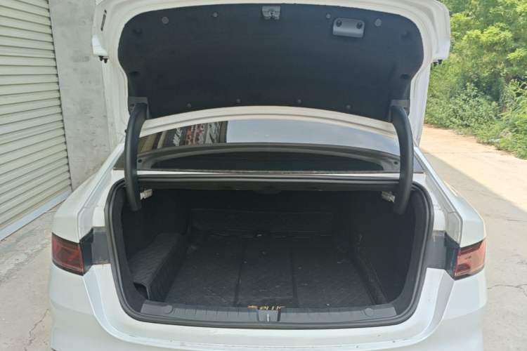 Used BYD Qin PLUS 2024 HONOR Edition DM-i 55KM Leading Model Trunk