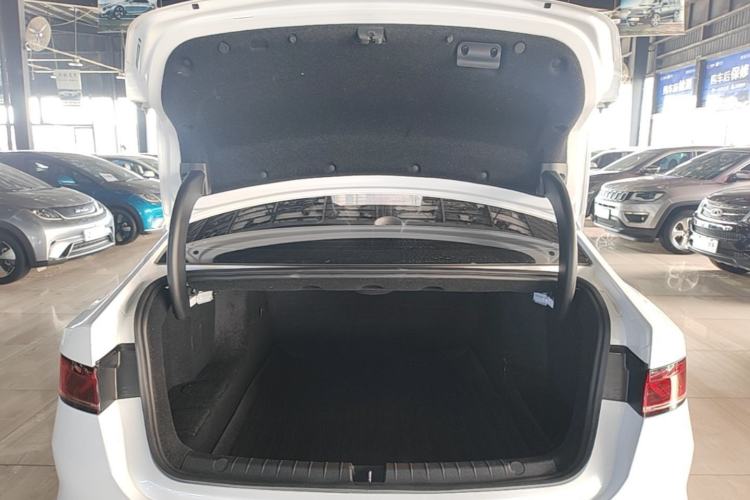 Used BYD Qin PLUS 2024 HONOR Edition DM-i 55KM Leading Model Trunk