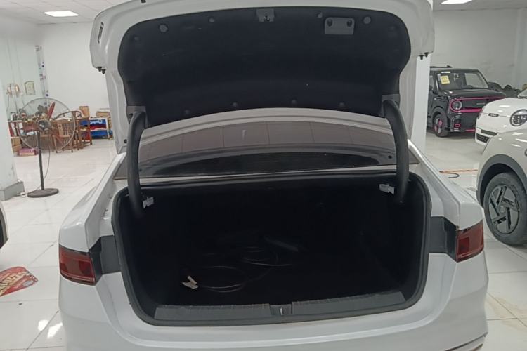 Used BYD Qin PLUS 2024 HONOR Edition DM-i 55KM Leading Model Trunk