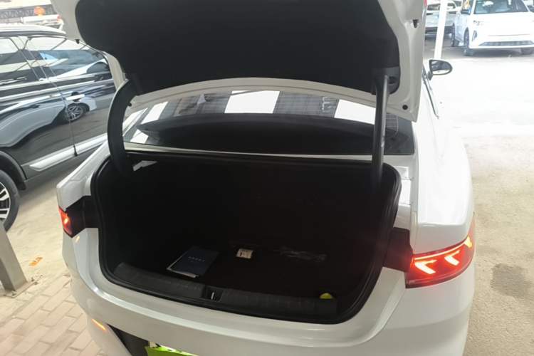 Used BYD Qin PLUS 2024 HONOR Edition DM-i 120KM Leading Model Trunk