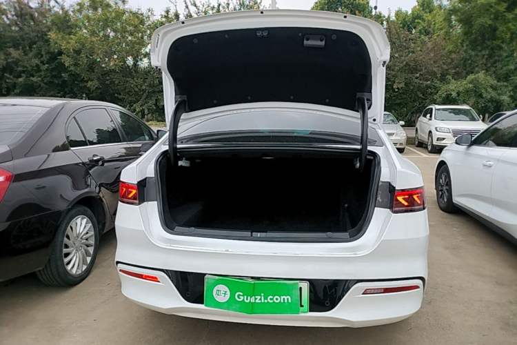 Used BYD Qin PLUS 2024 HONOR Edition DM-i 55KM Leading Model Trunk
