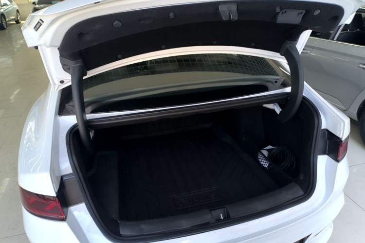 Used BYD Qin PLUS 2024 HONOR Edition DM-i 55KM Leading Model Trunk