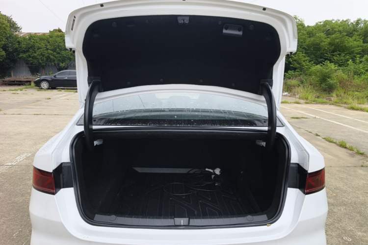 Used BYD Qin PLUS 2024 HONOR Edition DM-i 55KM Leading Model Trunk