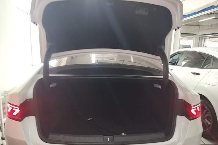 Used BYD Qin PLUS 2024 HONOR Edition DM-i 55KM Leading Model Trunk