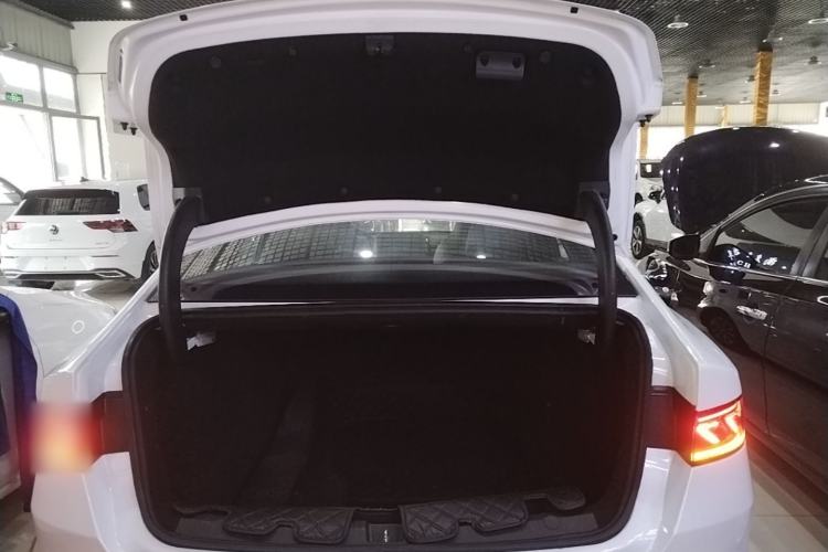 Used BYD Qin PLUS 2024 HONOR Edition DM-i 55KM Leading Model Trunk