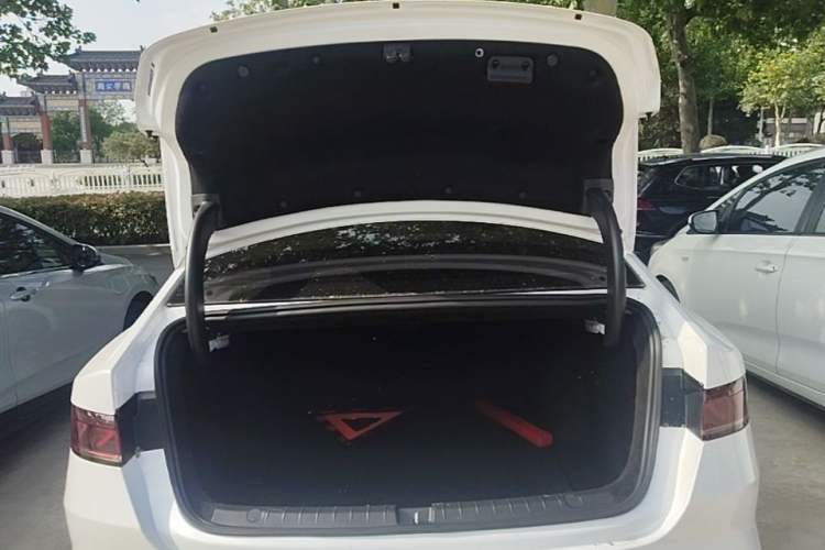Used BYD Qin PLUS 2024 Honor Edition EV 510KM Leading Model Trunk
