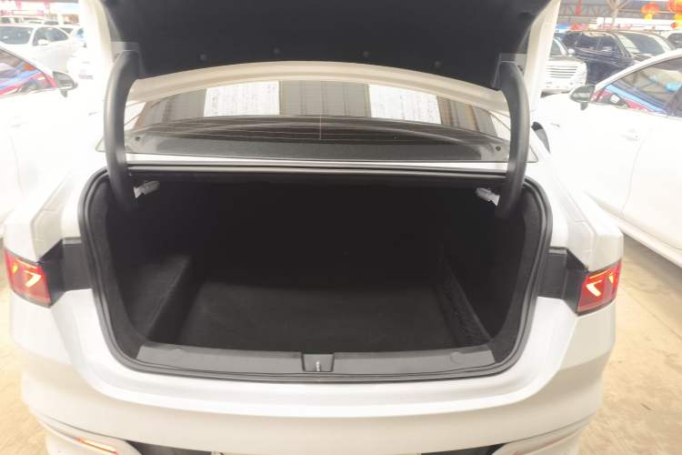 Used BYD Qin PLUS 2024 HONOR Edition DM-i 55KM Leading Model Trunk