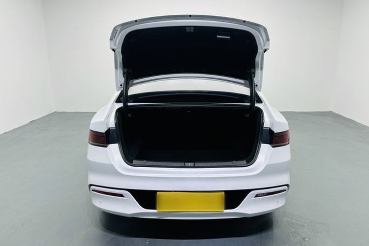 Used BYD Qin PLUS 2024 HONOR Edition DM-i 55KM Leading Model Trunk