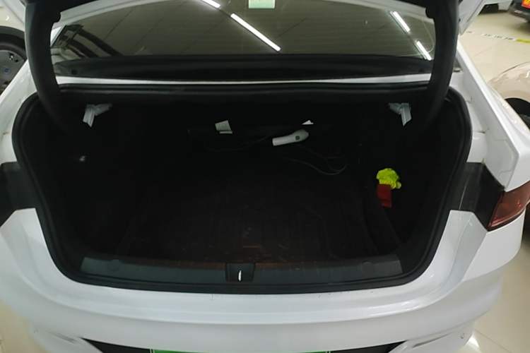 Used BYD Qin PLUS 2024 HONOR Edition DM-i 55KM Leading Model Trunk