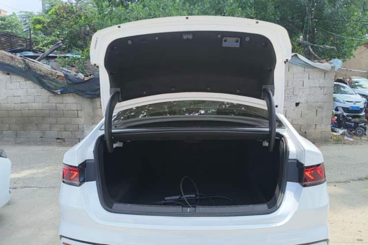 Used BYD Qin PLUS 2024 HONOR Edition DM-i 55KM Leading Model Trunk