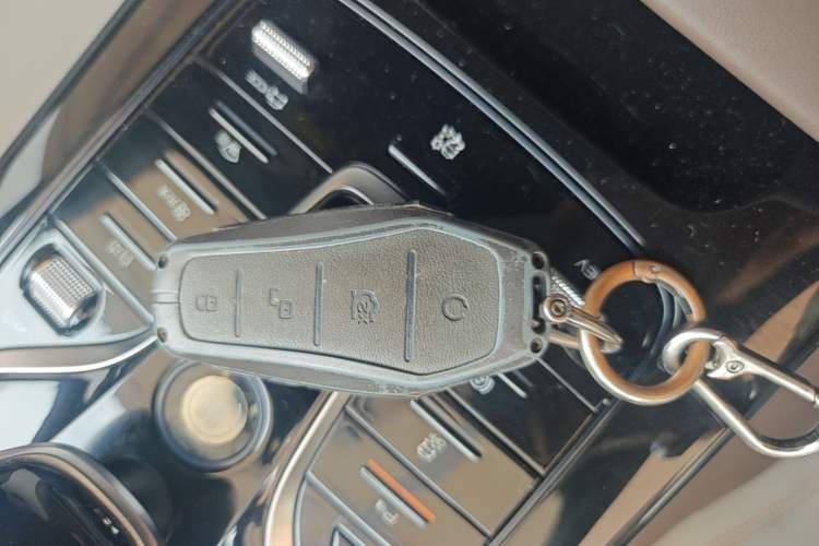Used BYD Qin PLUS 2024 HONOR Edition DM-i 55KM Leading Model Vehicle Key