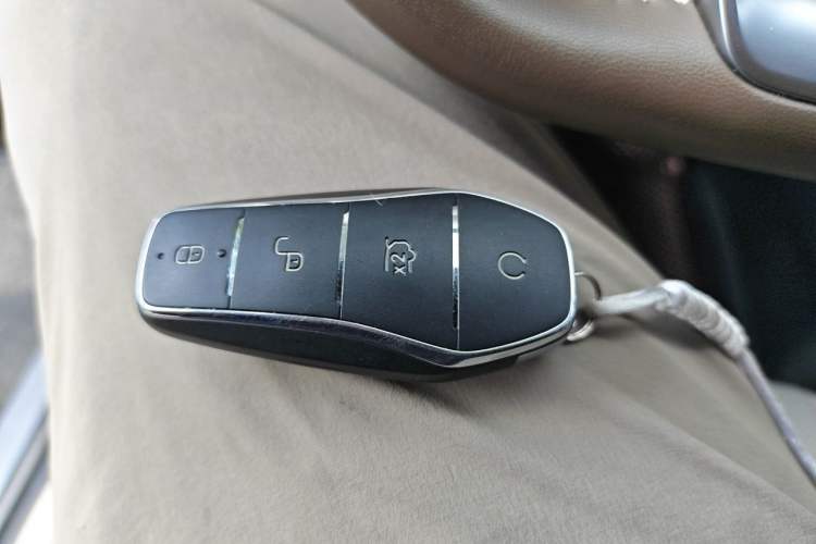 Used BYD Qin PLUS 2024 HONOR Edition DM-i 55KM Leading Model Vehicle Key