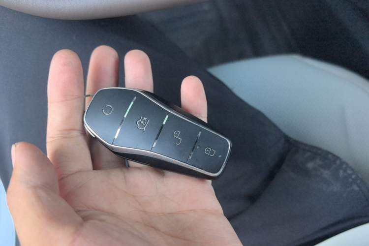 Used BYD Qin PLUS 2024 HONOR Edition DM-i 55KM Leading Model Vehicle Key