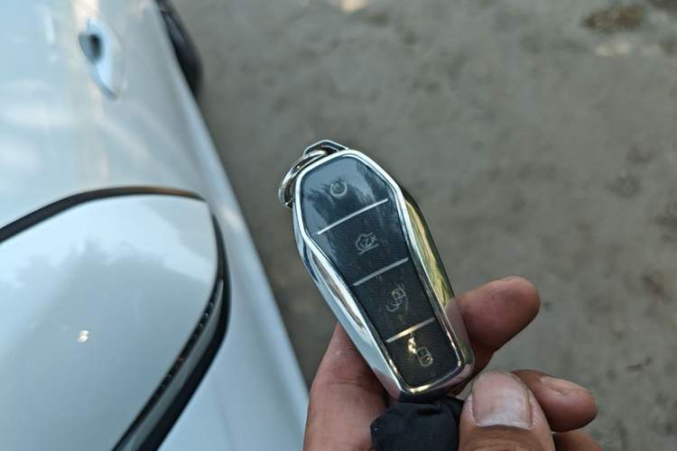 Used BYD Qin PLUS 2024 HONOR Edition DM-i 55KM Leading Model Vehicle Key